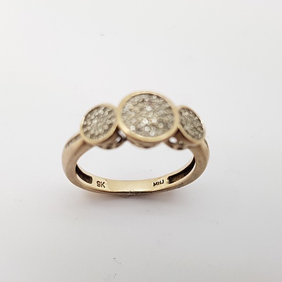 9ct Yellow Gold and Diamond Ring made by Michael Hill Jewellery