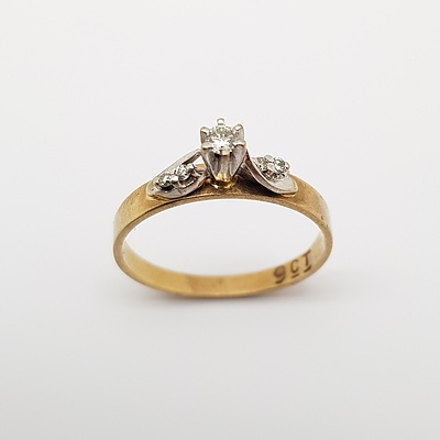 9ct Yellow Gold and Diamond Ring