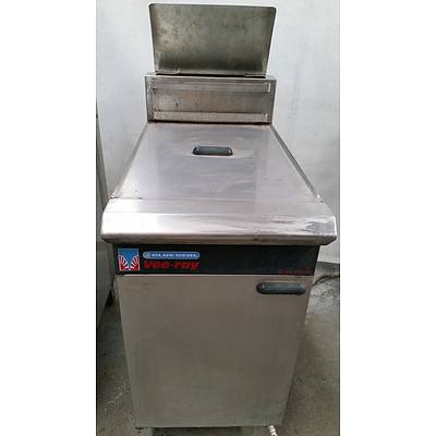 Blue Seal Vee Ray 450mm Stainless Steel Natural Gas Deep Fryer