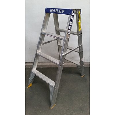 Bailey 1.15M Aluminium Step Ladder