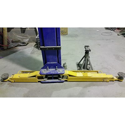 Bullet Pro 35A-M Two Post Clear Clear Floor Car Lift