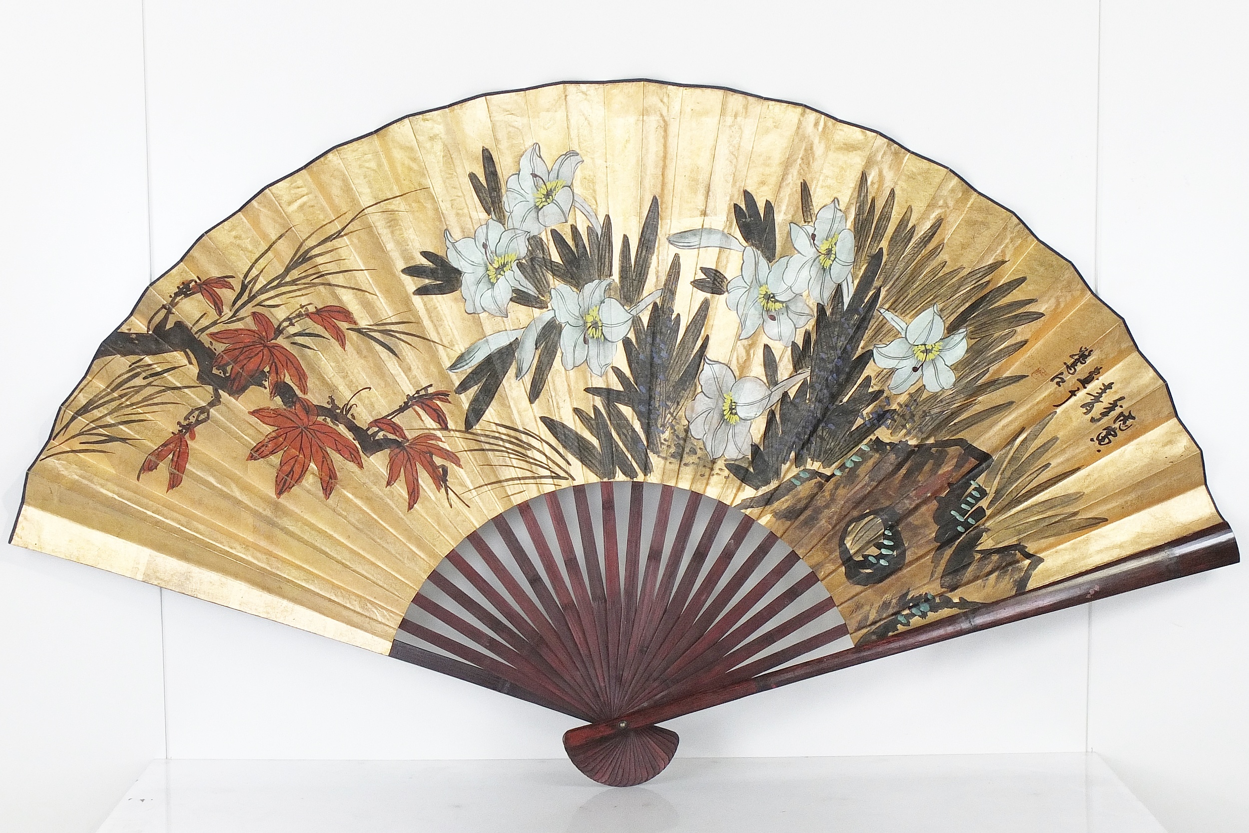 Very Large Asian Hand Painted Fan - Lot 1046057 | ALLBIDS