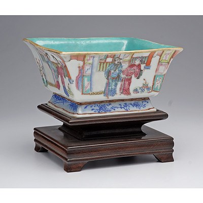 Chinese Famille Rose Square Bowl with Turquoise Interior, Tongzhi Seal Mark, Late 19th Century