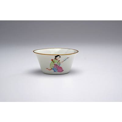 Finely Potted Chinese Famille Rose Wine Cup, Qing Dynasty, 19th Century