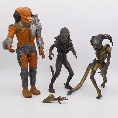 Alien and Predator Figures