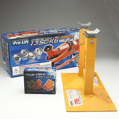 Pro-Lift Hydraulic Trolley Jack, Foldable Wheel Chocks and Stanfred Vehicle Support Stands