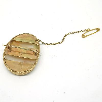 Cameo Shell Brooch in 9ct Yellow Gold Mount with Saftey Chain