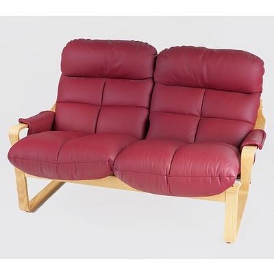Tessa 'Atlantis' Reddish Maroon Leather Upholstered Lounge Suite Designed by Fred Lowen