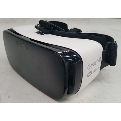 Samsung (SM-R322) Gear VR White Virtual Reality Headset