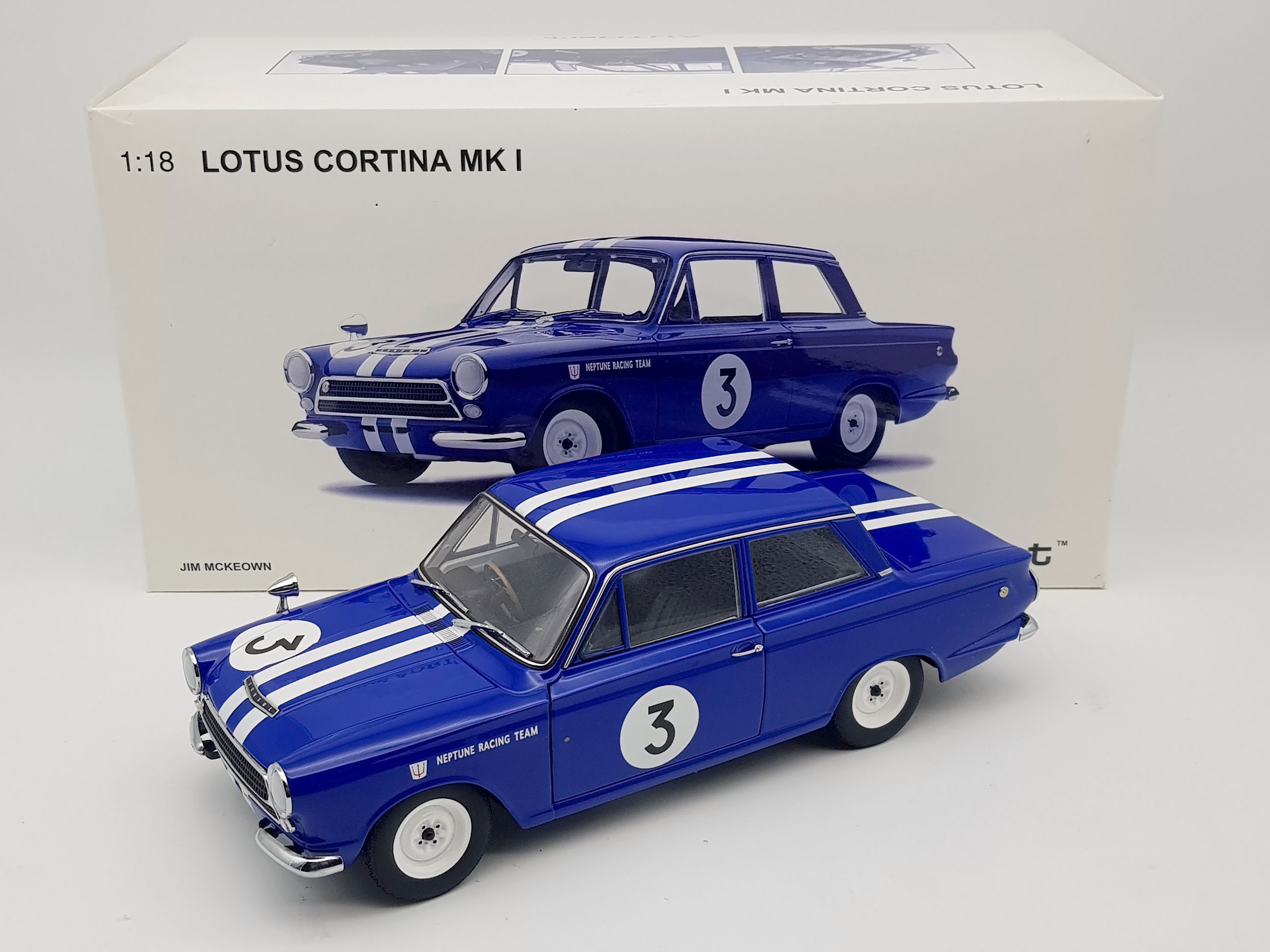 Autoart hot sale lotus cortina