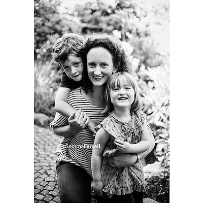Gemma Farrell photography family photo shoot voucher worth $500
