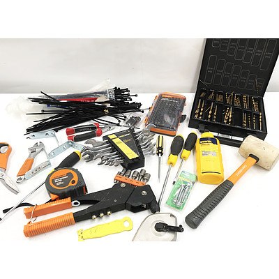 CraftRight Tool Bag with Hand Tools
