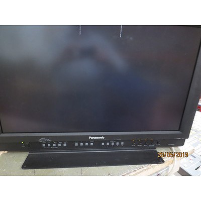 Panasonic BT-LH2600WE 26 Inch HD/SD LCD Monitor