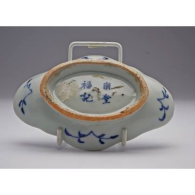 Chinese 'Blue de Hue' Lobed Dragon Dish for the Vietnamese Market Late 19th Century