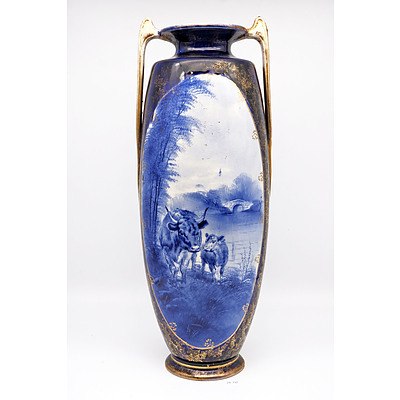 Large Thomas Forester & Sons Flow Blue Highland Cattle Vase, Late 19th Century