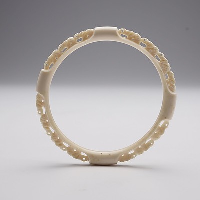 Carved Laminated Ivory Animal Procession Bracelet, Early to Mid 20th Century