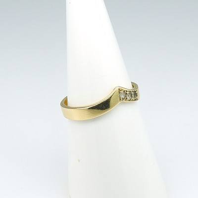 9ct Yellow Gold Dress Ring With Three Colourless Paste