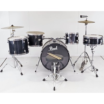 Pearl Forum Series 4-Piece Drum Set