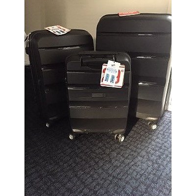 American Tourister Bon Air Deluxe - Set of 3 Luggage Set