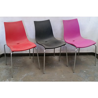 Six Heddy Plastic Coloured Chairs