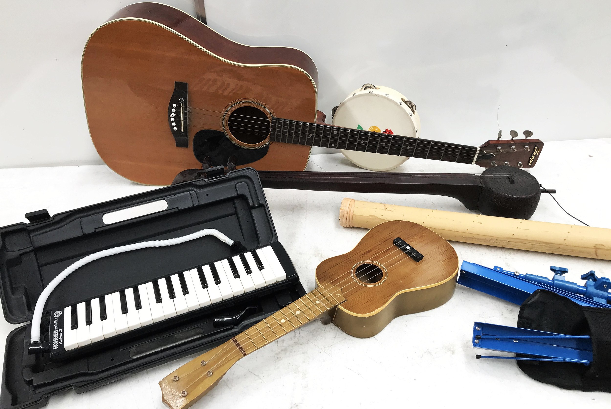 Musical Instruments Stands Lot Lot 1073340 ALLBIDS