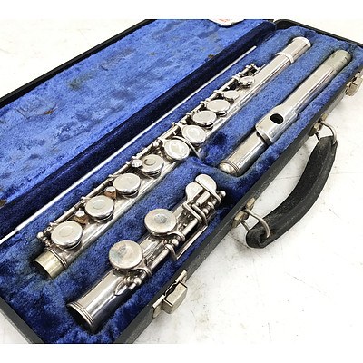 Artley Closed Hole Flute with Case