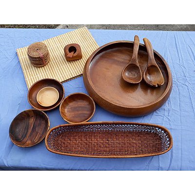 Wooden/Bamboo dining accessories