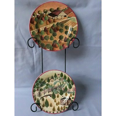 2 Decorative plates & display hanger