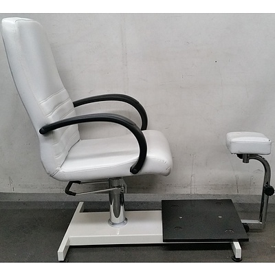 Hydraulic Pedi Chair with Footrest