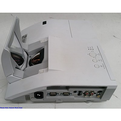 Hitachi (CP-AW250N) WXGA 3LCD Projector