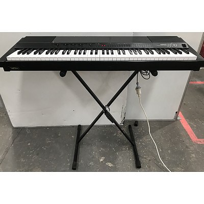 Yamaha Pf70 Electronic Keyboard with Stand