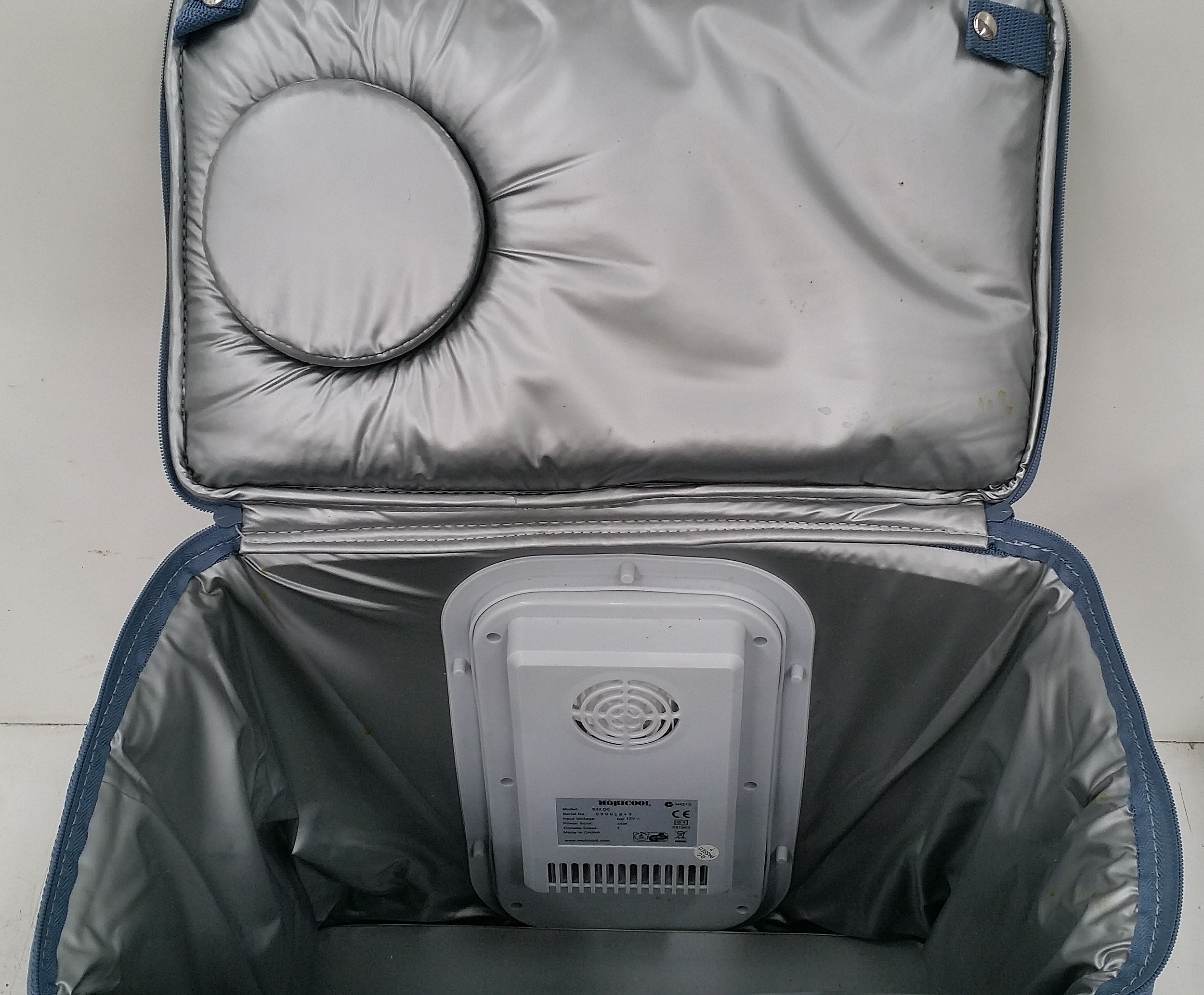 Mobicool S32 - 32 l Thermoelectric cool bag – 12 V