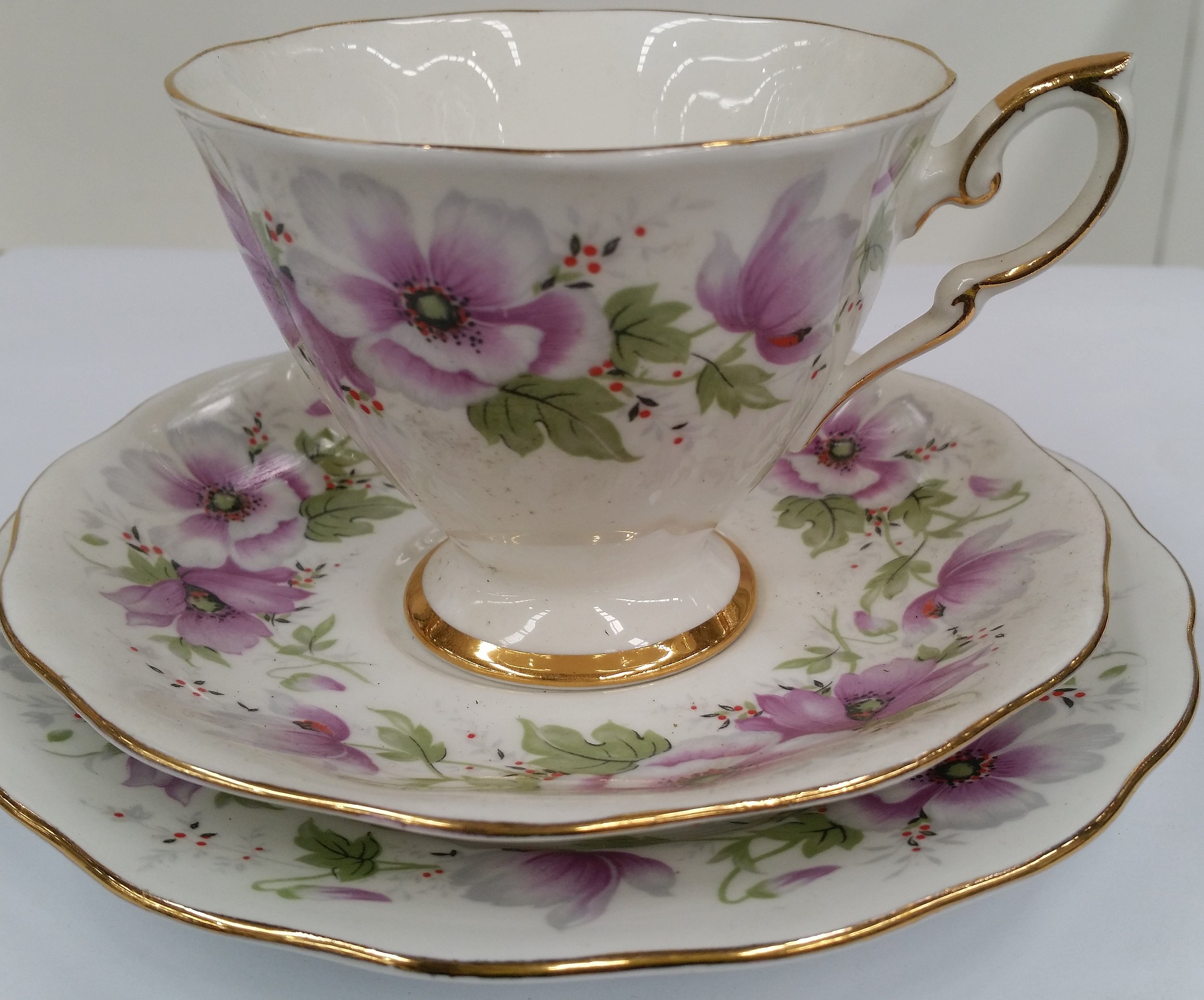 Vintage Royal Standard Fine Bone Lot 1066192 ALLBIDS