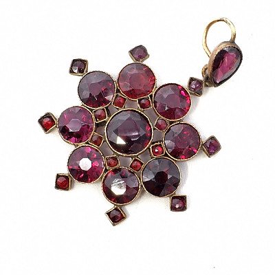 Antique 9ct Yellow Gold Pendant with a Round Cluster of Red Faceted Garnet in Bezel Settings with Milgrain Edge