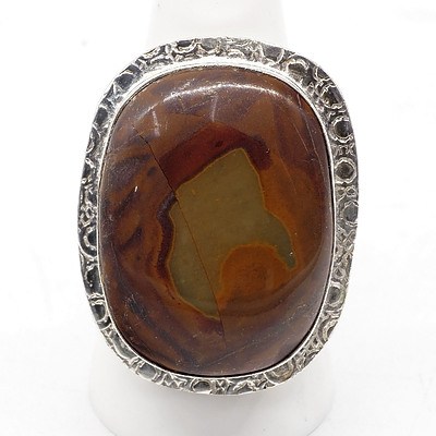Sterling Silver Ring with Large Cabochon of Agate