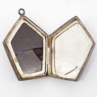 Victorian Sterling Silver Hinged Locket with Agate and Horse Shoe Insert, Birmingham, Michael Joseph Goldsmith, 1884