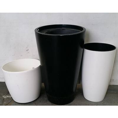 Various Round Top Plastic Pots - Lot Of 3