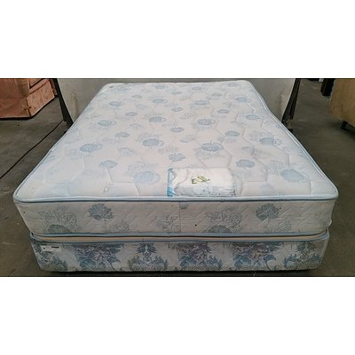 Double Ensemble Bed and Mattress