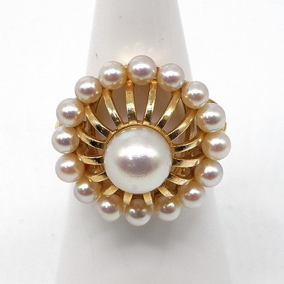 14ct Yellow Gold Pearl Ring with White with High Lustre Pearl with Around Sixteen Round Pearls, 6.9g