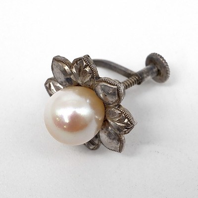 Single Screw on Earring with Round Cultured Pearl, Creamy White with very High Lustre