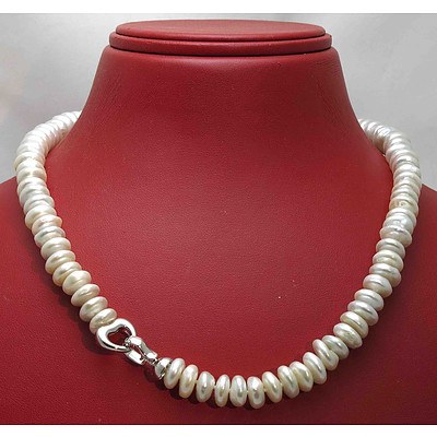 Fresh-water Cultured Pearls Necklace