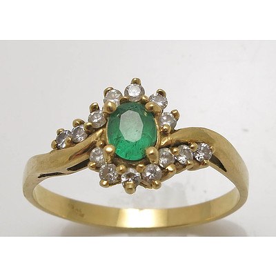 Emerald & Diamond Ring - 18ct Gold