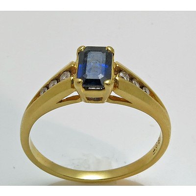 Sapphire & Diamond Ring - 18ct Gold