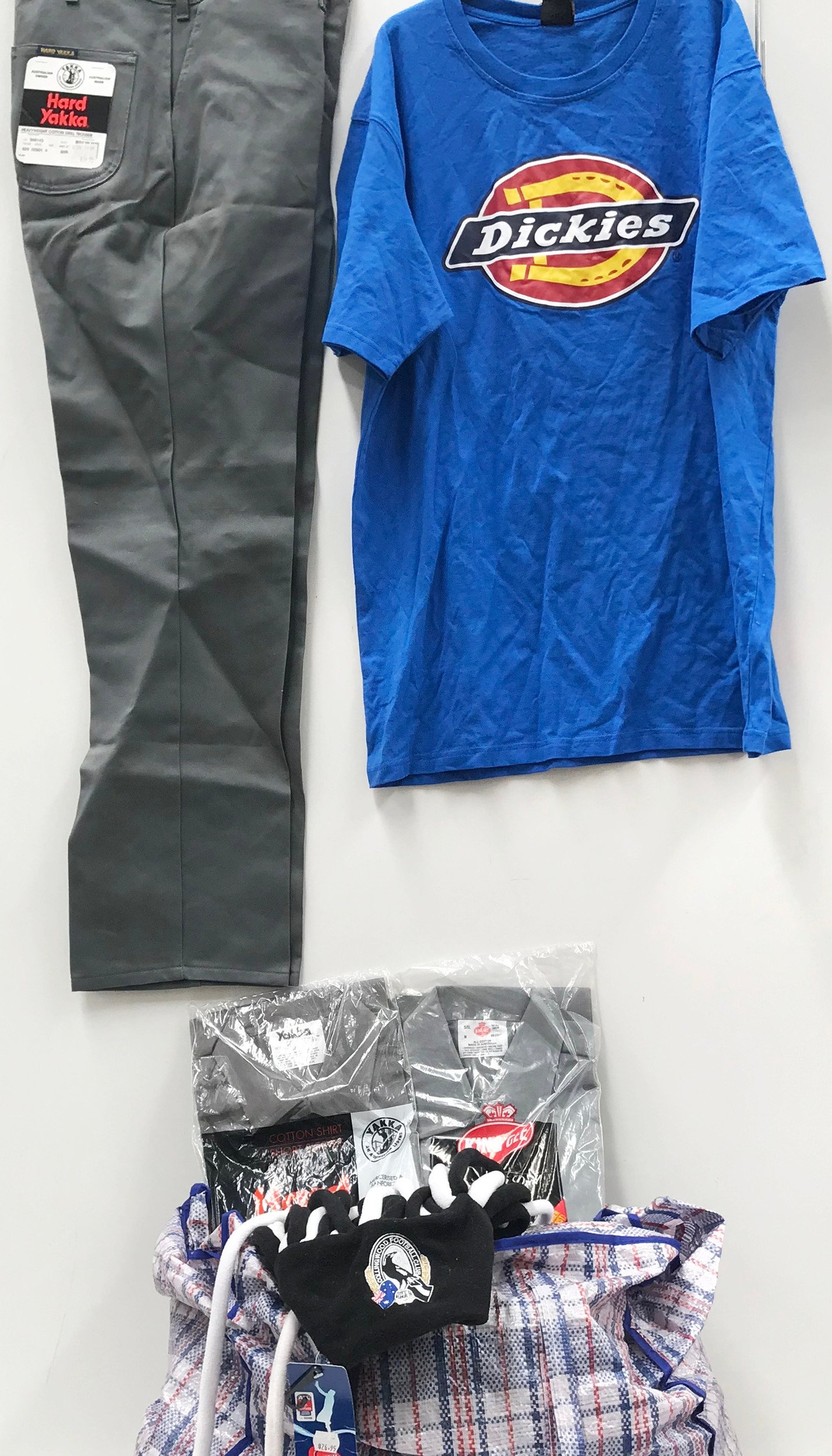 Bulk Lot of Brand New Men's Clothing Lot 1084421 ALLBIDS