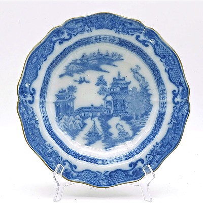 Early English Willow Long Bridge Pattern Porcelain Bowl with Scalloped Edge by Swansea, Late 18th Century