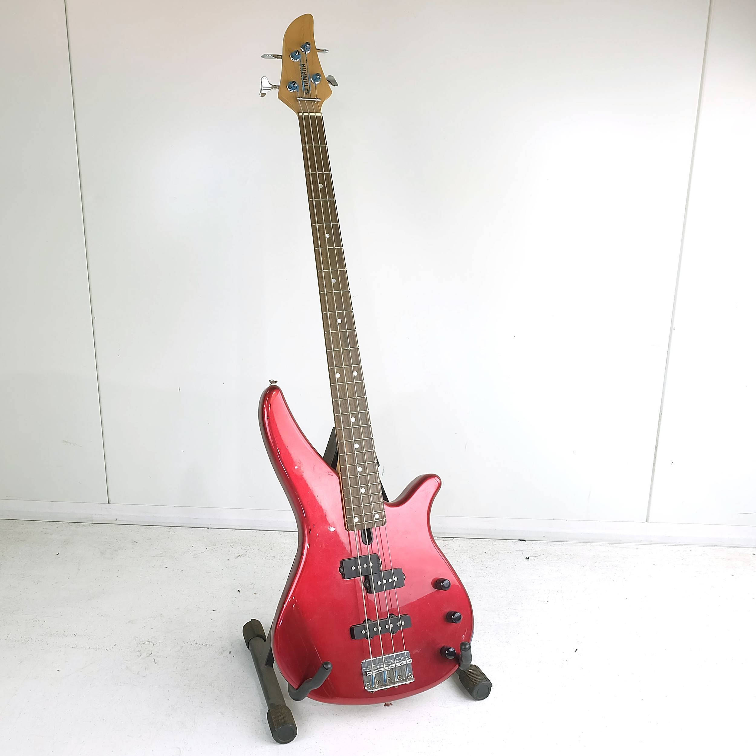 Yamaha Bass Guitar - Lot 1064973 | ALLBIDS