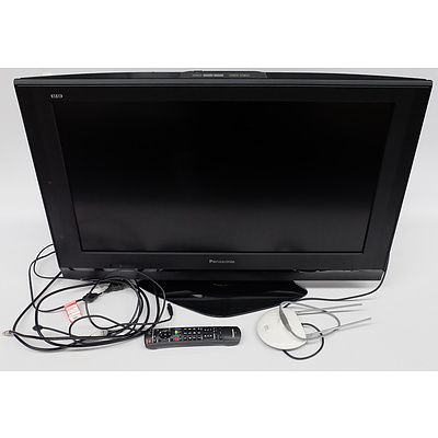 Panasonic 80cm TV TX-32LXD700A with Cables and Antenna