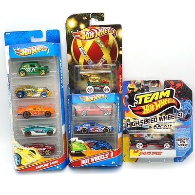 Group of Hot Wheels Model Cars, Including 2010 X-Raycers Five Pack