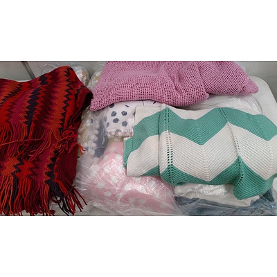 Selection of Doona Covers and Throw Rugs - Lot of 20