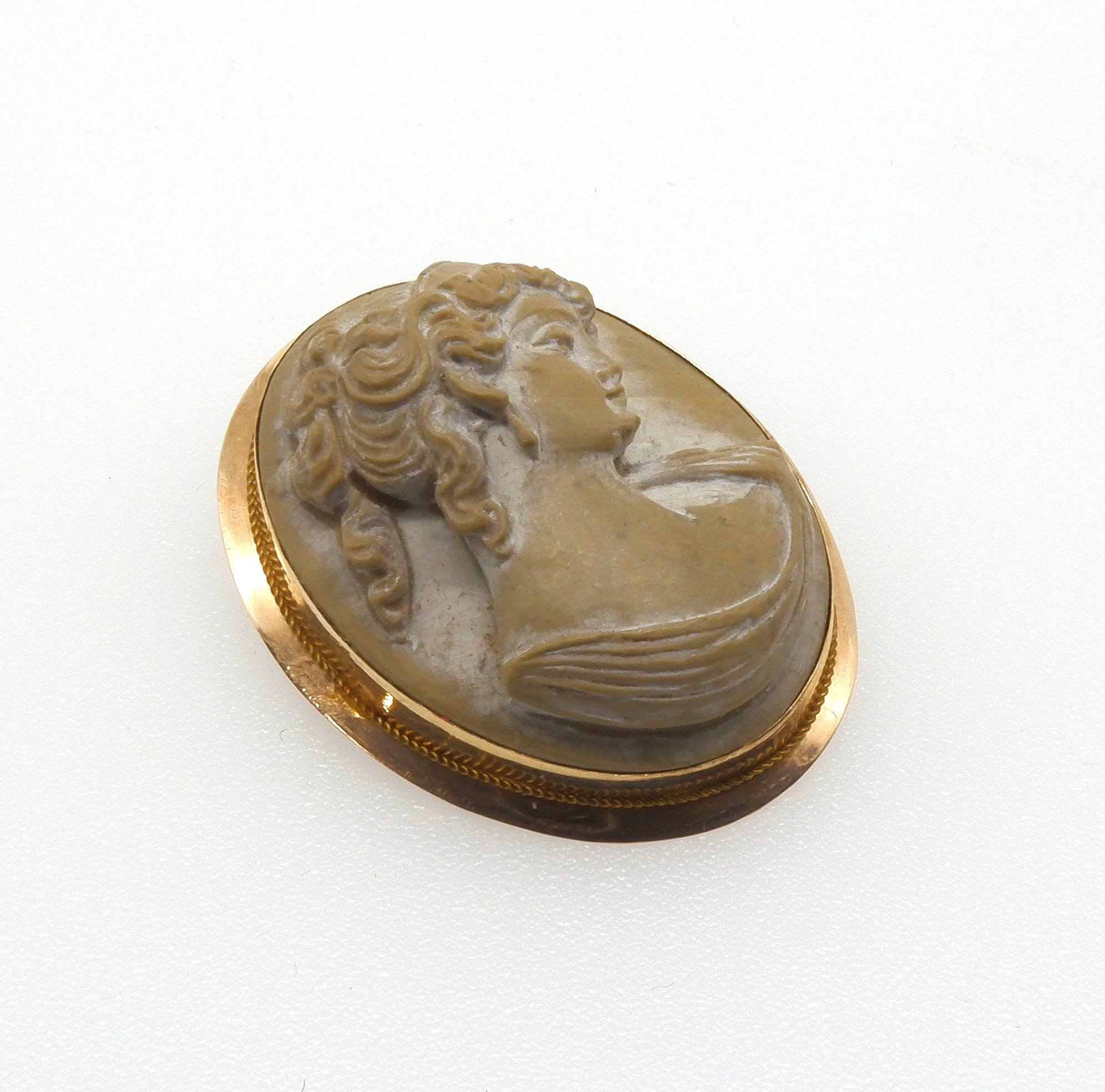 '14ct Yellow Gold Pumice Stone Cameo Brooch'